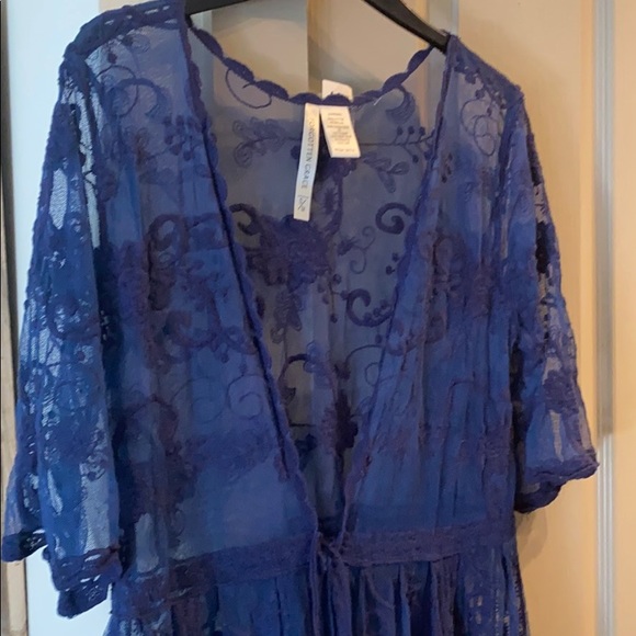 Embroidered cover up - Picture 2 of 3